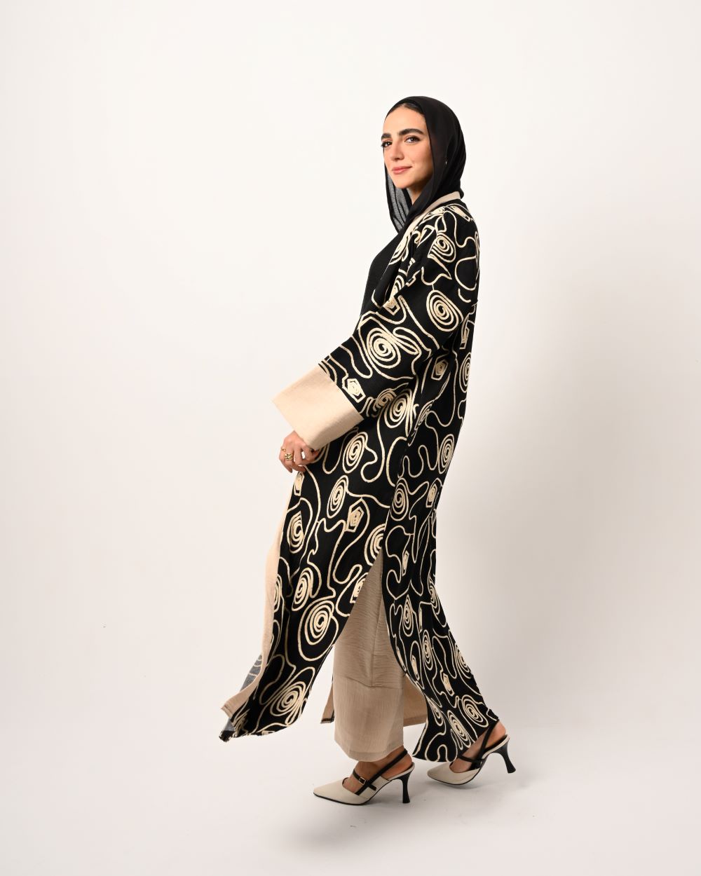 Embroidered Oriental Opulence Kimono