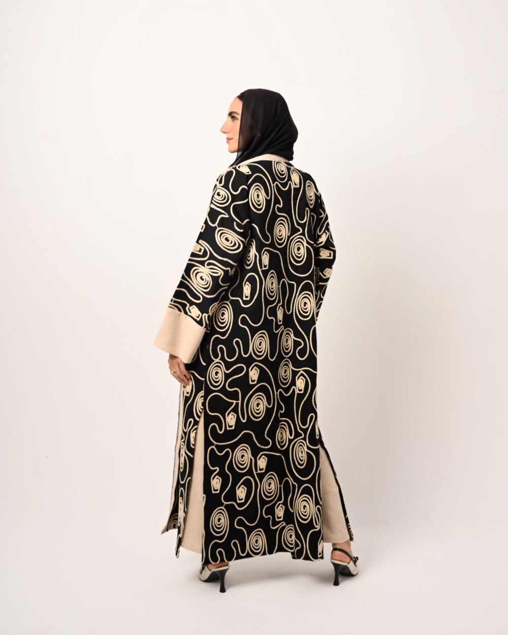 Embroidered Oriental Opulence Kimono