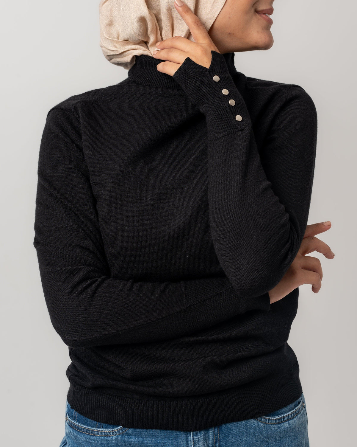 Black Turtleneck Basic Pullover - Yeilda